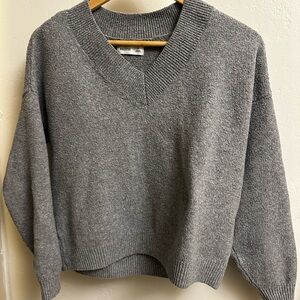 Hollister Heather Gray V-Neck Women's Sweater